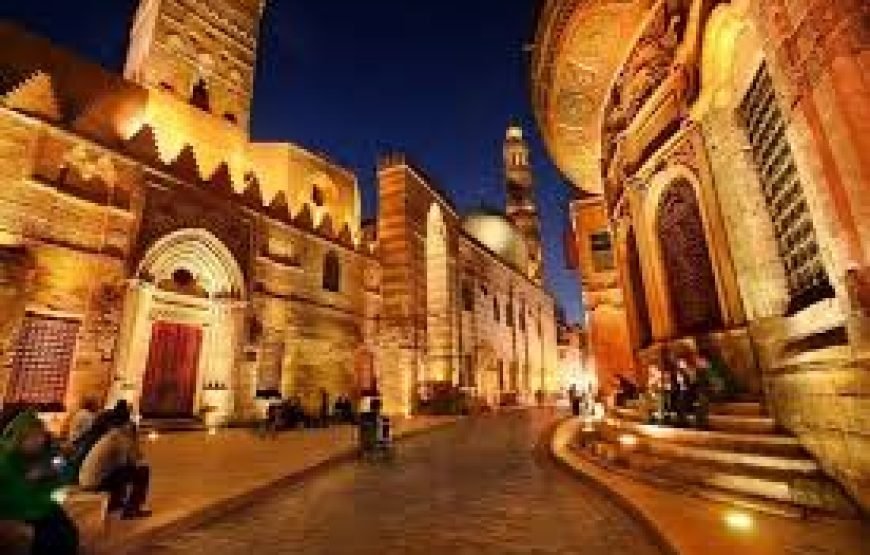 Private Pyramids Tour to Sakkara, Dahshur and Giza